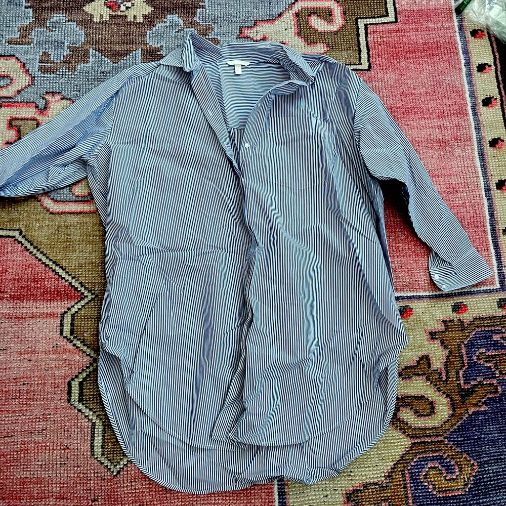 BRAND NEW NEVER WORN: Large Blue-Striped H&M Button Down Long-Sleeve Shirt